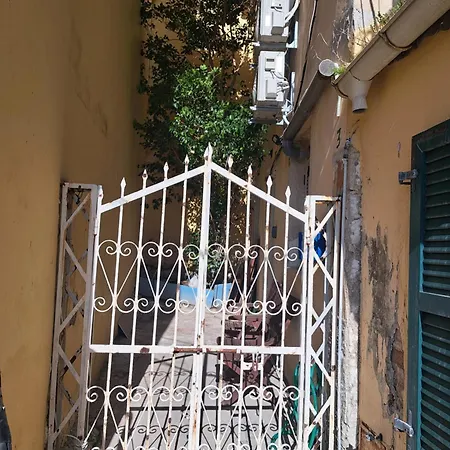 Deppy's Two-storey House *