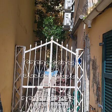 Deppy's Two-storey House *