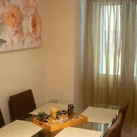 Deppy's Two-storey House Apartment *